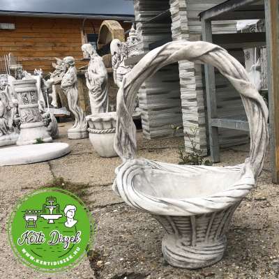 kő kosár virágtartó