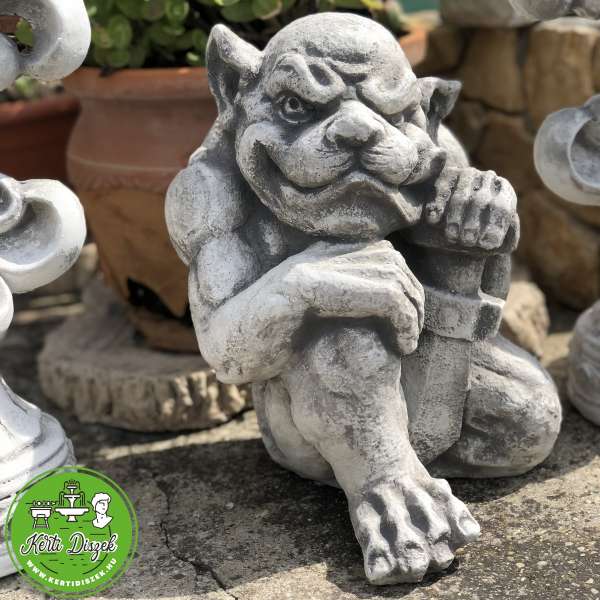 Gargoyle kő szobor