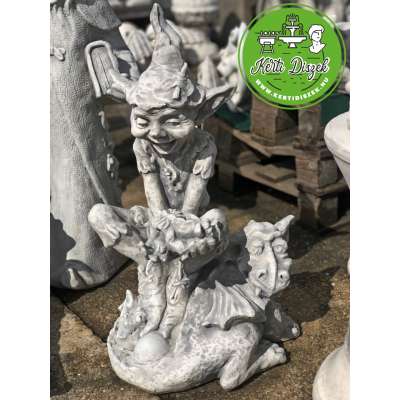 eladó kobold figura