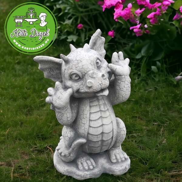 Sárkány szobor csúfolódó