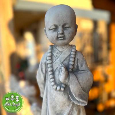 Buddhista szerzetes szobor