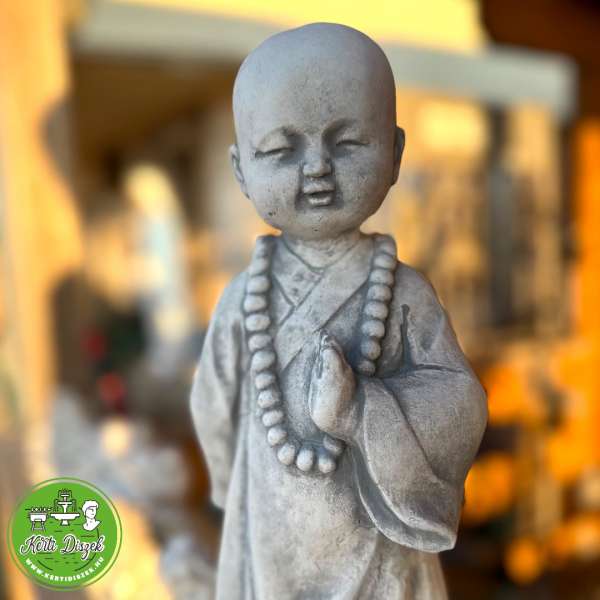 Buddhista szerzetes szobor