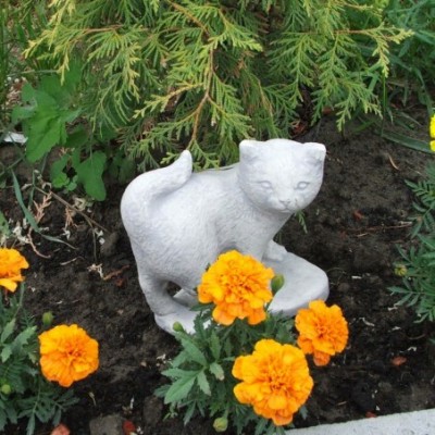 Kerti figurák kis cicus