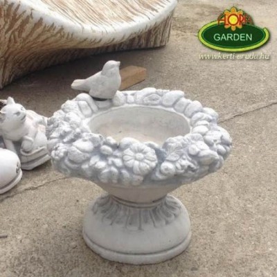 Madáritató különleges