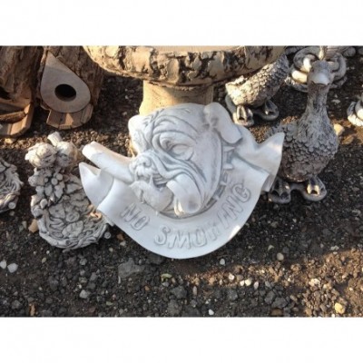 Nem dohányzó tábla kutyás