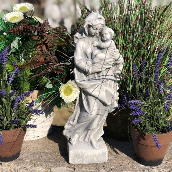 Szűzanya gyermekével szobor