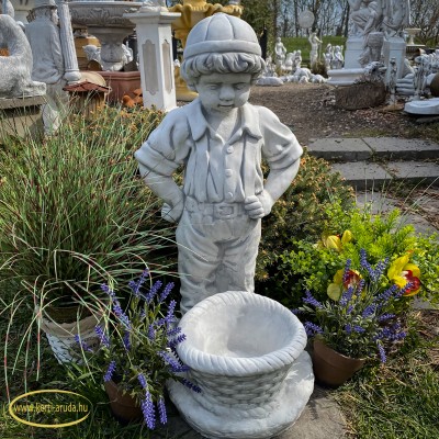 Virágkosaras fiú szobor