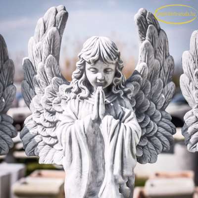 Imádkozó angyal szobor