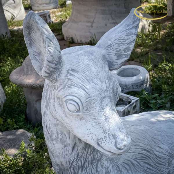 Vadász ajándék őz szobor